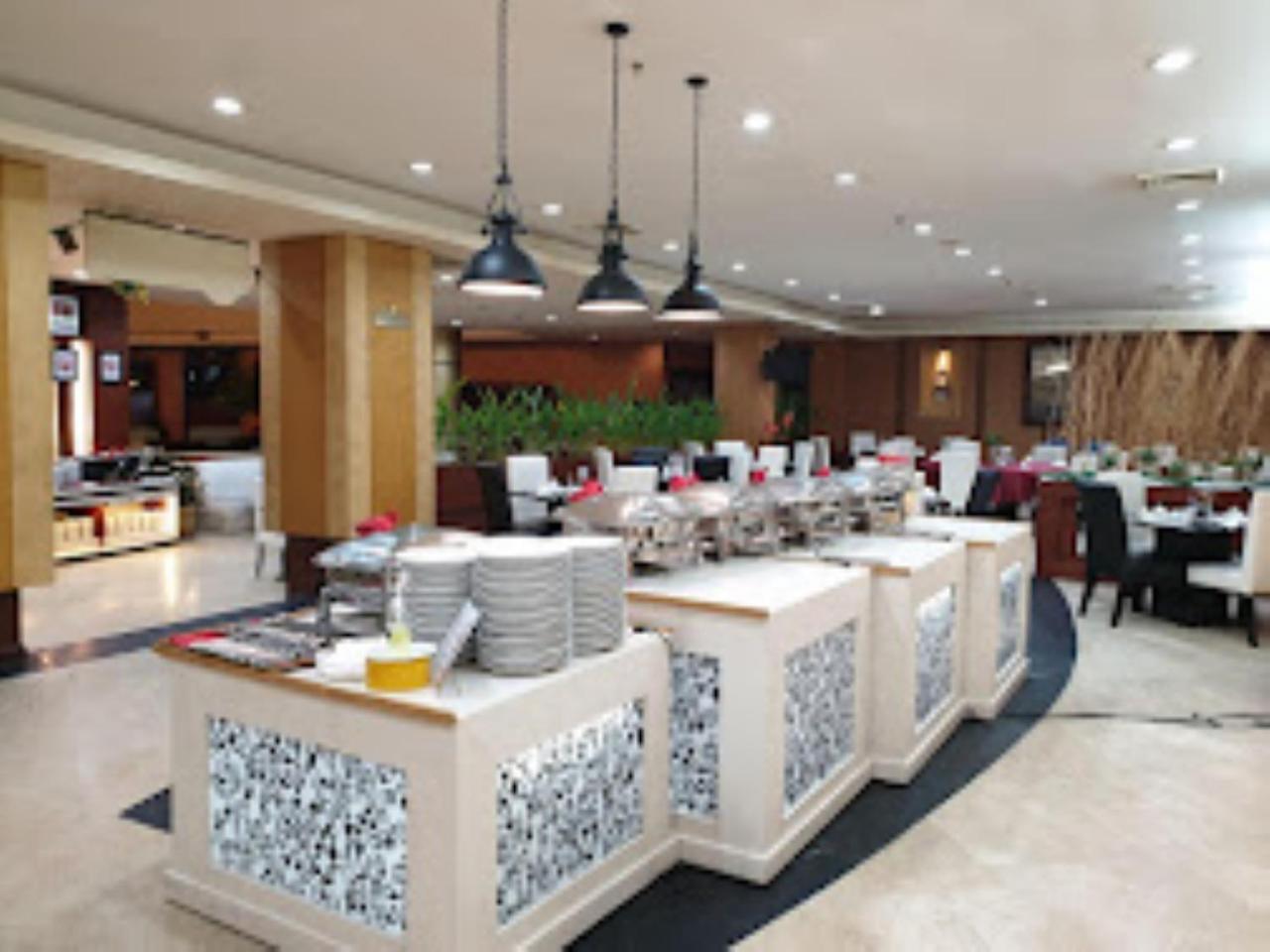 Grand Elite Hotel Pekanbaru Exterior photo