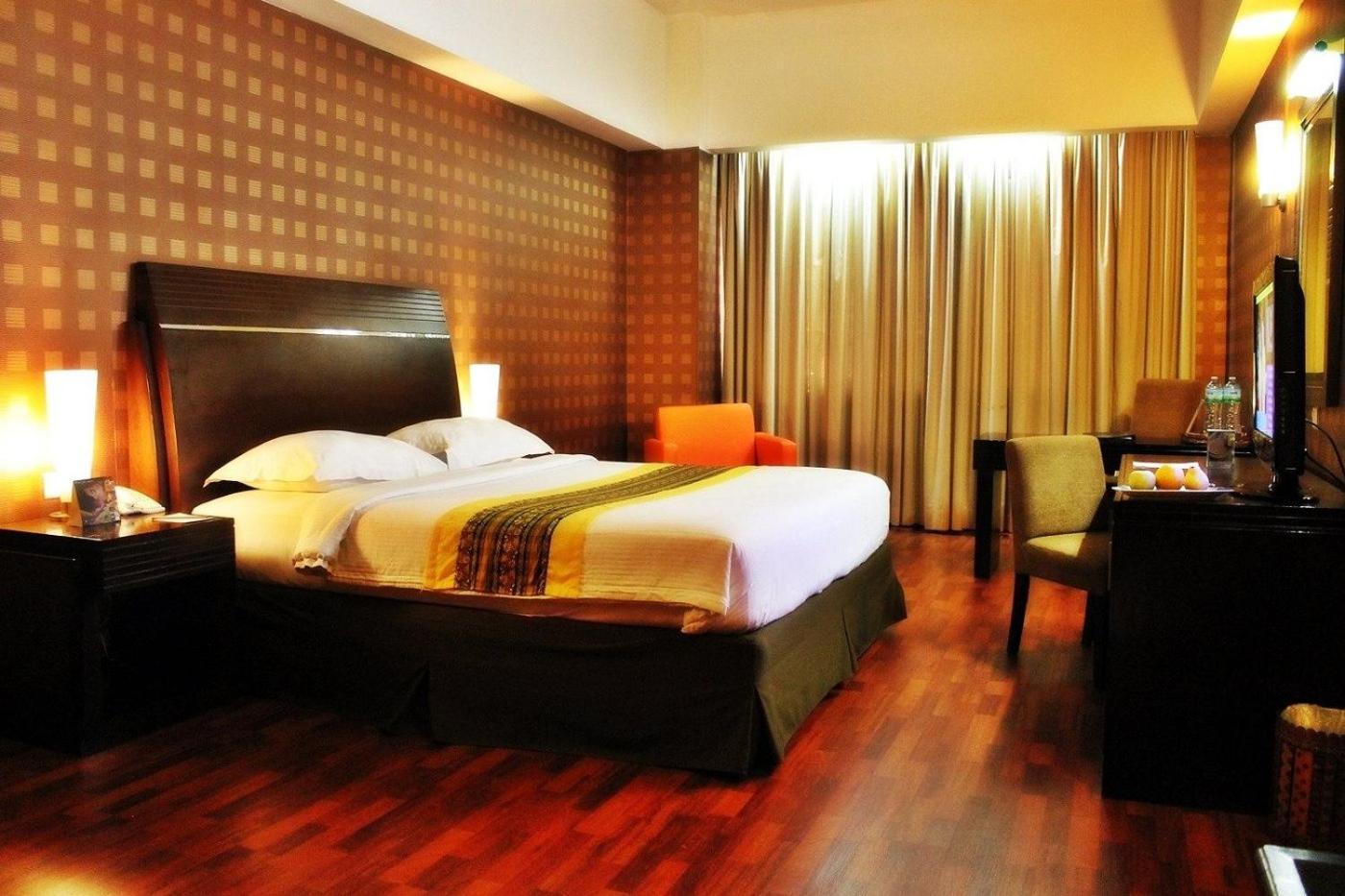 Grand Elite Hotel Pekanbaru Exterior photo