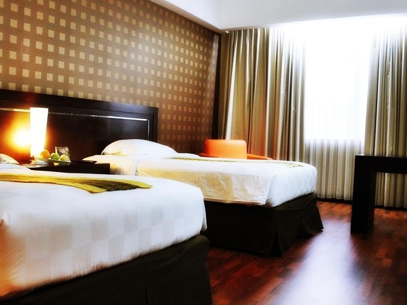 Grand Elite Hotel Pekanbaru Exterior photo