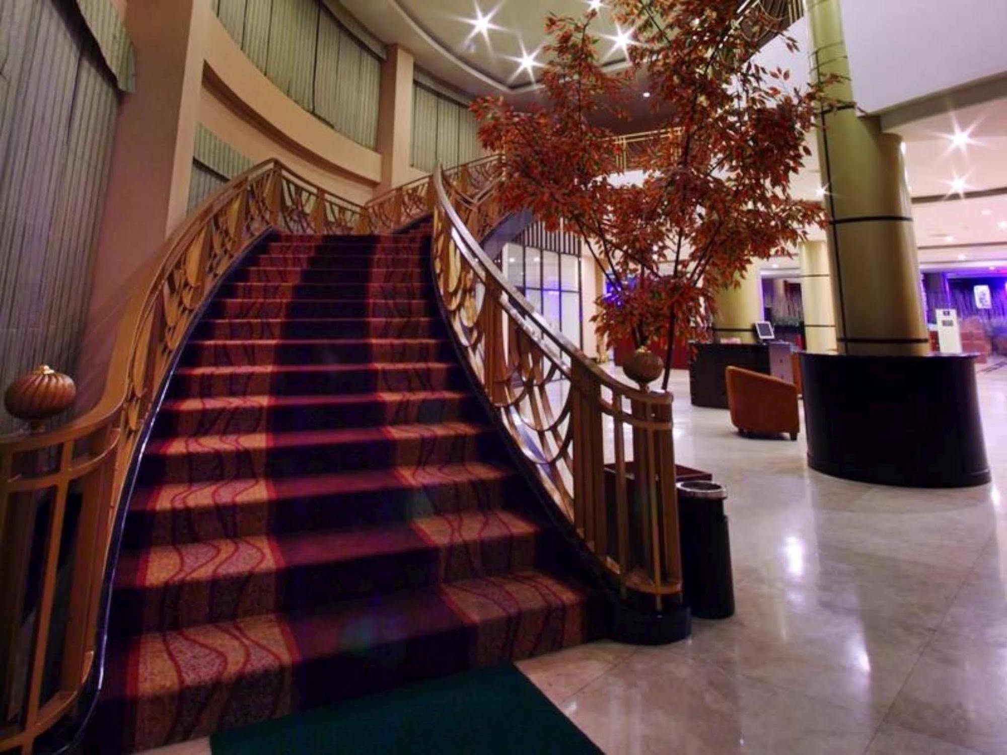 Grand Elite Hotel Pekanbaru Exterior photo